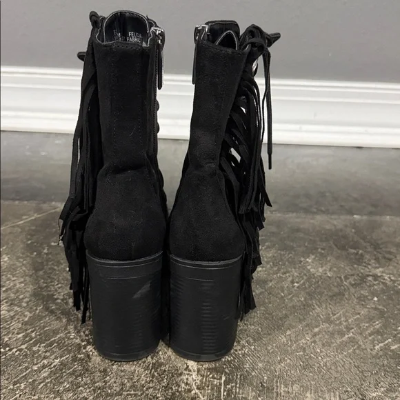 Cape Robbin Black Felicia Western Style Faux Suede Boots 6 - Picture 2 of 7
